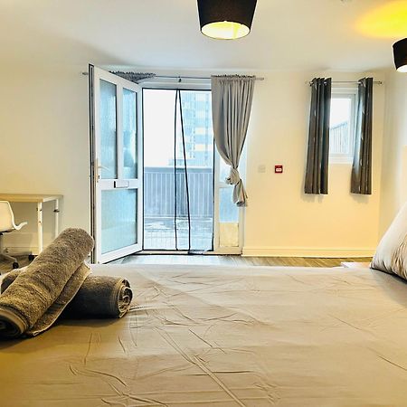 Spacious And Affordable City Center Two Beds Flat Swansea Exterior foto