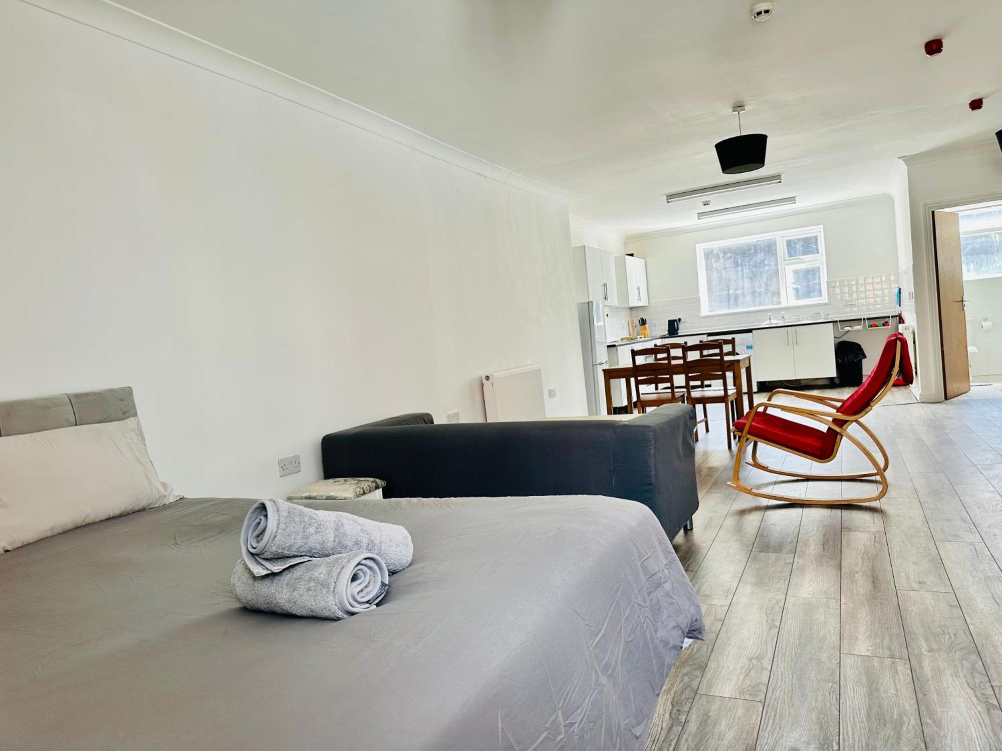 Spacious And Affordable City Center Two Beds Flat Swansea Exterior foto