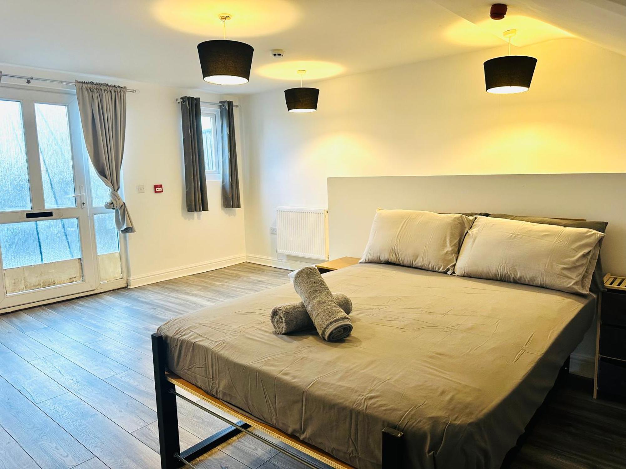 Spacious And Affordable City Center Two Beds Flat Swansea Exterior foto
