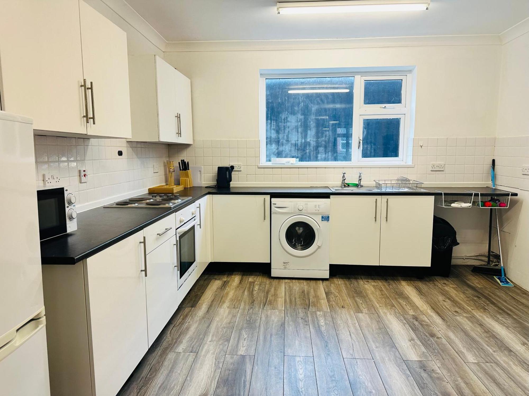 Spacious And Affordable City Center Two Beds Flat Swansea Exterior foto